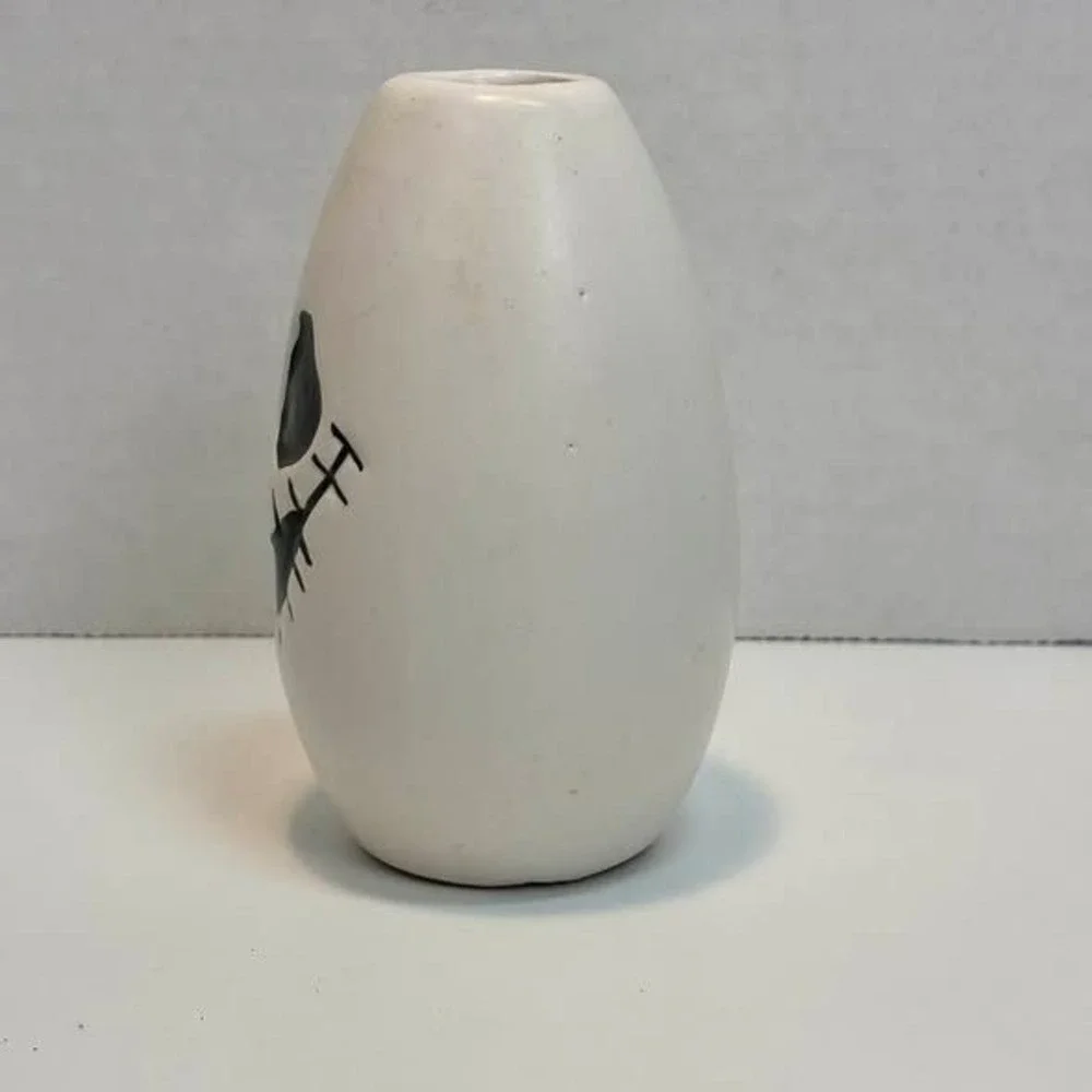 White Ceramic Skeleton Face Bud Vase Halloween Gothic‎ Spooky Goth Table Decor